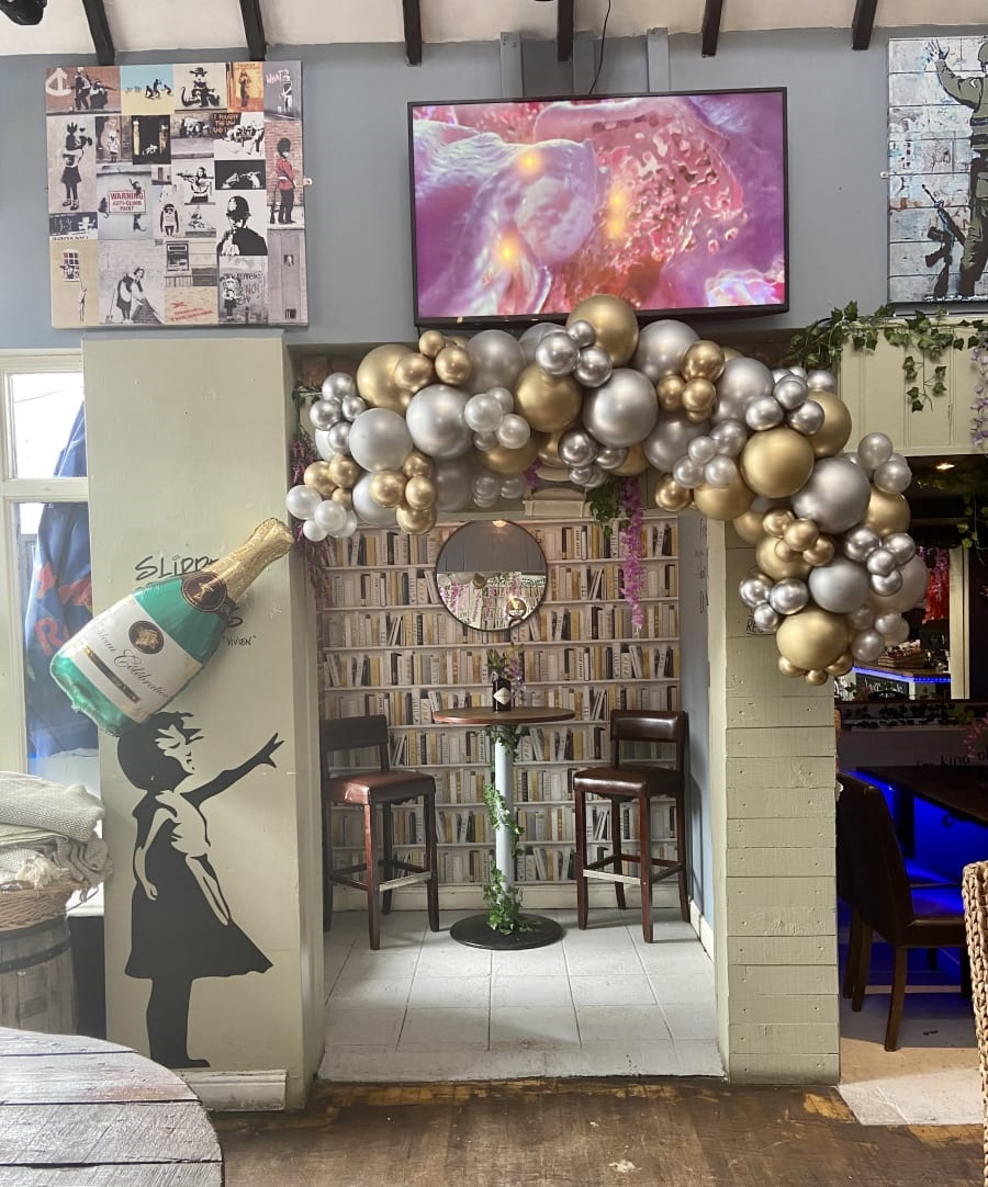 Balloons Hire, Balloon Displays, Bouncy Castle, Soft Play in Poole